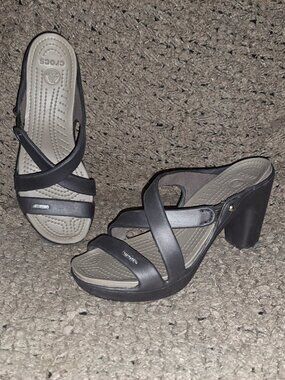 CROCS-Cyprus IV Espresso Brown Strappy Block Heel Sandals-Sz 7-Near Mint